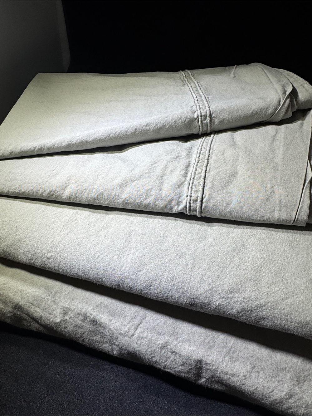 CALVIN KLEIN 100% Cotton King Flat Sheet, 2 King Cases & Bedskirt in Gray-Sage